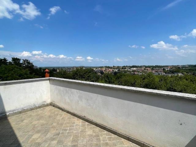 Villa Indipendente in vendita a Stradella, Lombardia