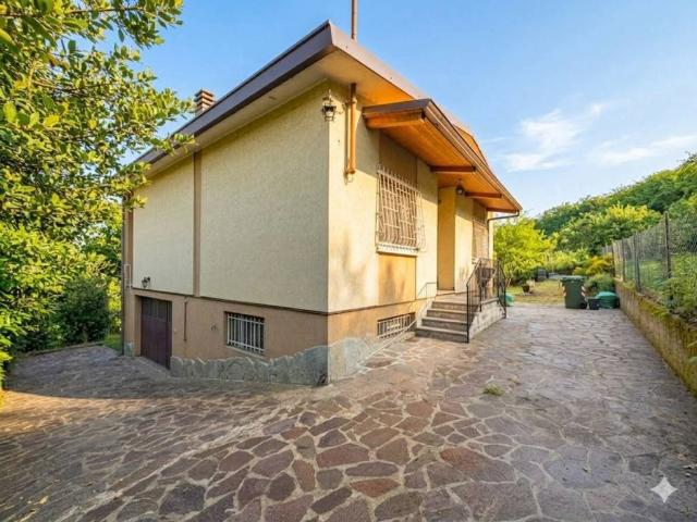 Villa Indipendente in vendita a Stradella, Lombardia