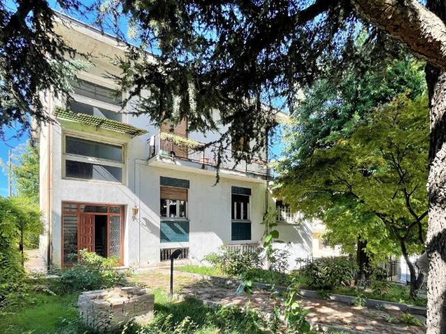 Villa Indipendente in vendita a C. Gavazzola, Stradella