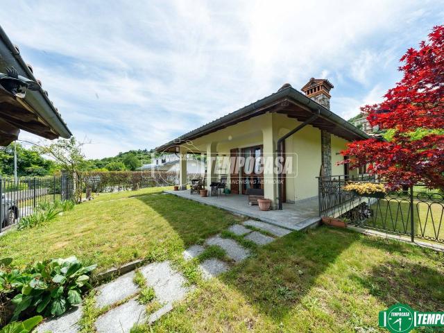 Villa Indipendente in vendita a Brisino, Piemonte