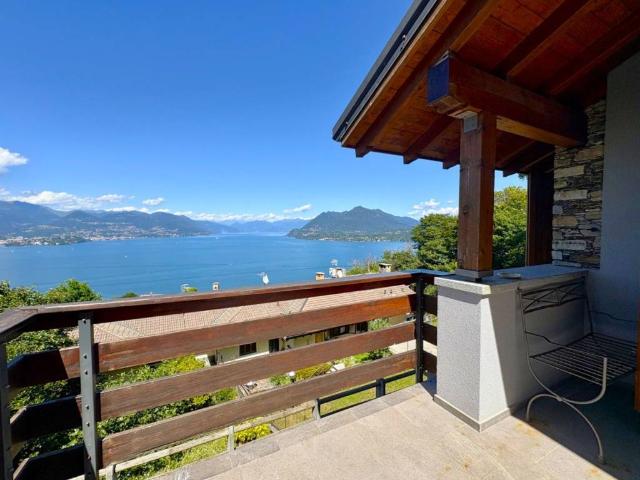 Villa Indipendente in vendita a Brisino, Piemonte
