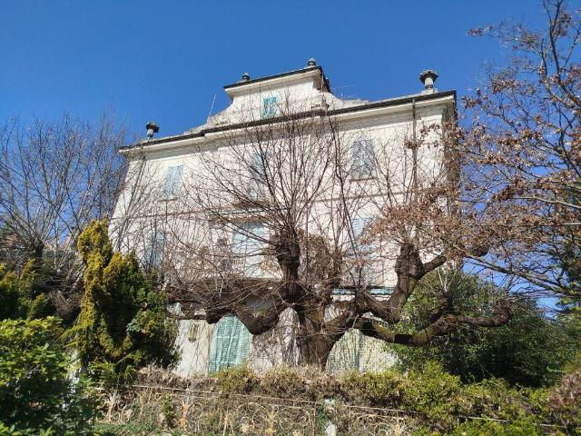 Villa Indipendente in vendita a Magognino, Stresa