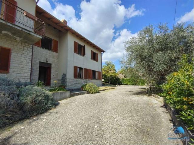 Villa Indipendente in vendita a Stroncone, Umbria