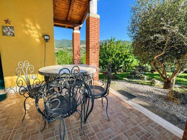 Villa Indipendente in vendita a Stroncone, Umbria