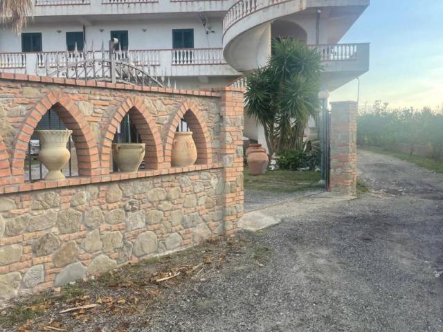 Villa Indipendente in vendita a Calabria, Crotone