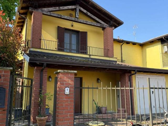 Villa Indipendente in vendita a Piemonte, Vercelli