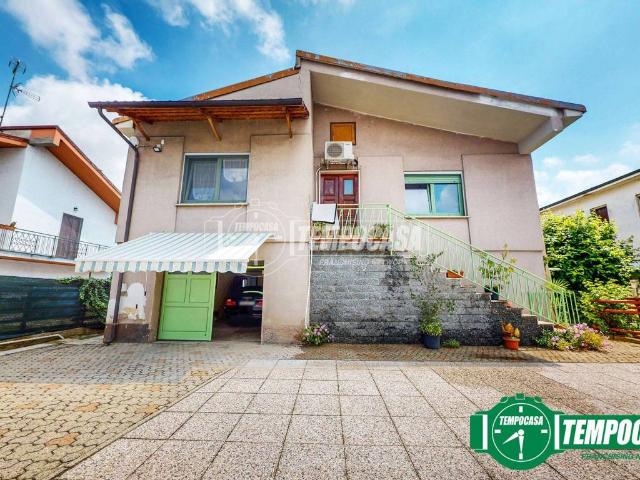 Villa Indipendente in vendita a Suardi, Lombardia
