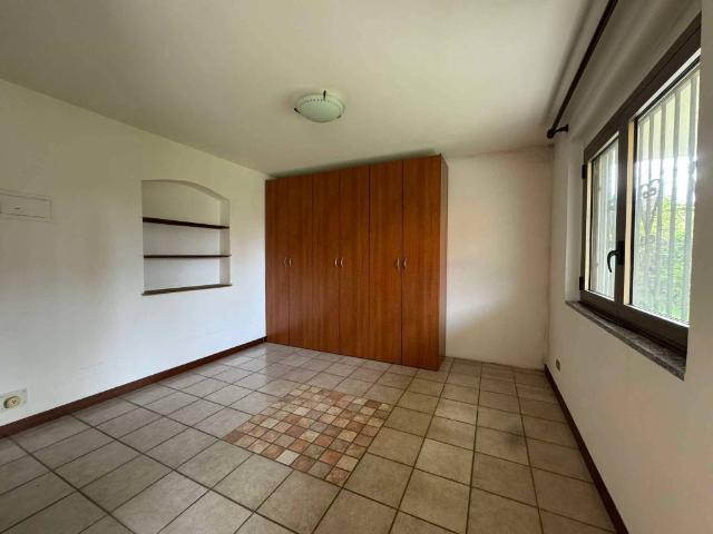 Villa Indipendente in vendita a Suardi, Pavia