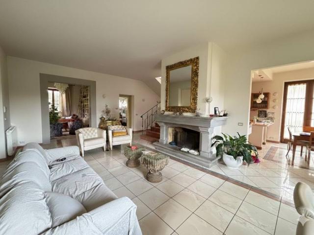 Villa Indipendente in vendita a Subbiano, Toscana