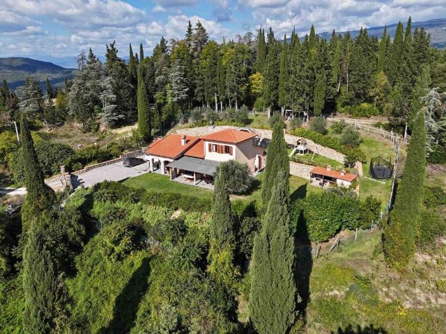 Villa Indipendente in vendita a Subbiano, Toscana
