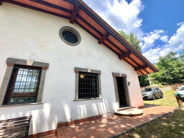 Villa Indipendente in vendita a Montore, Roma Capitale