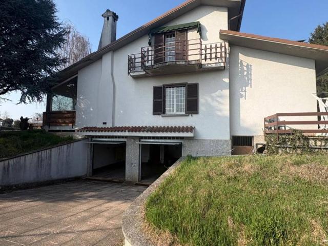 Villa Indipendente in vendita a Suisio, Lombardia