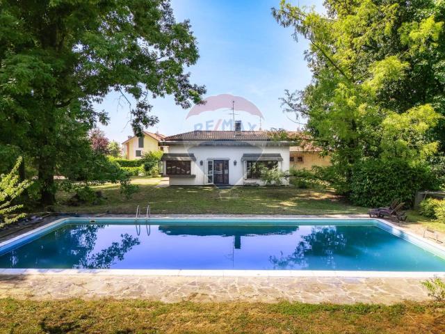 Villa Indipendente in vendita a Cascina Cà, Sulbiate