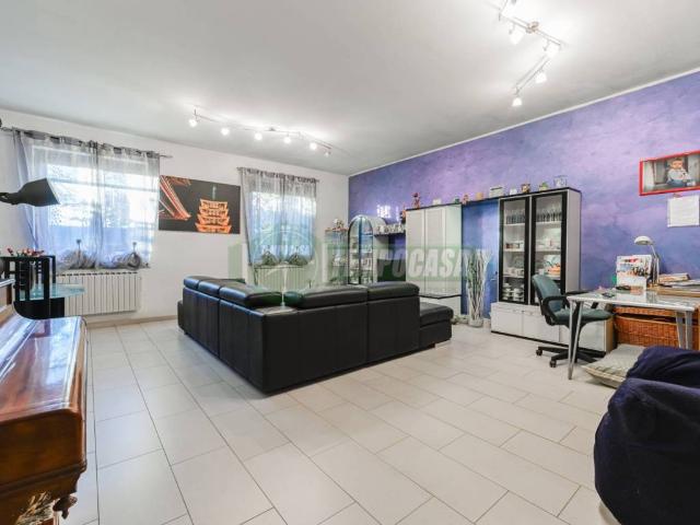 Villa Indipendente in vendita a Sulbiate, Lombardia