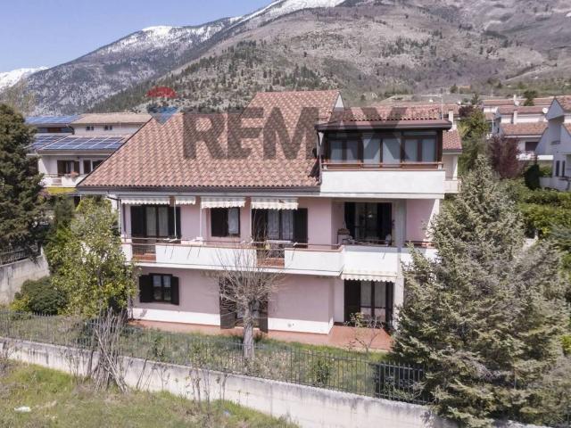 Villa Indipendente in vendita a Sulmona, Abruzzo