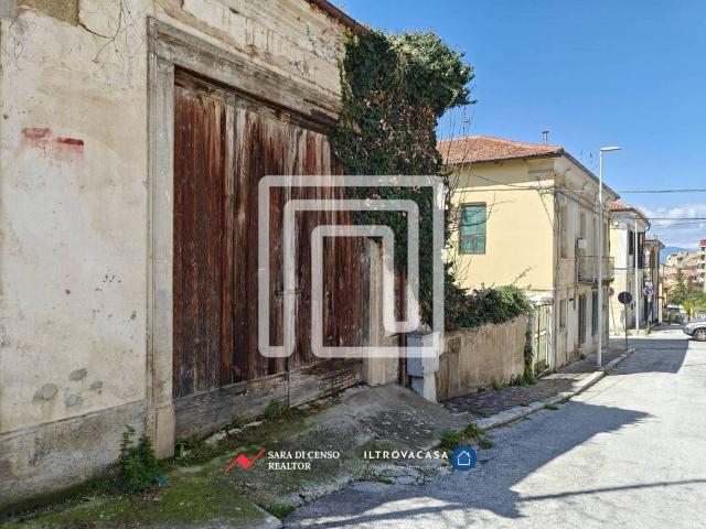 Villa Indipendente in vendita a Sulmona, Abruzzo