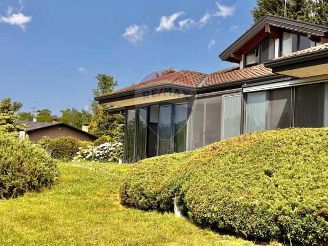 Villa Indipendente in vendita a Sumirago, Lombardia