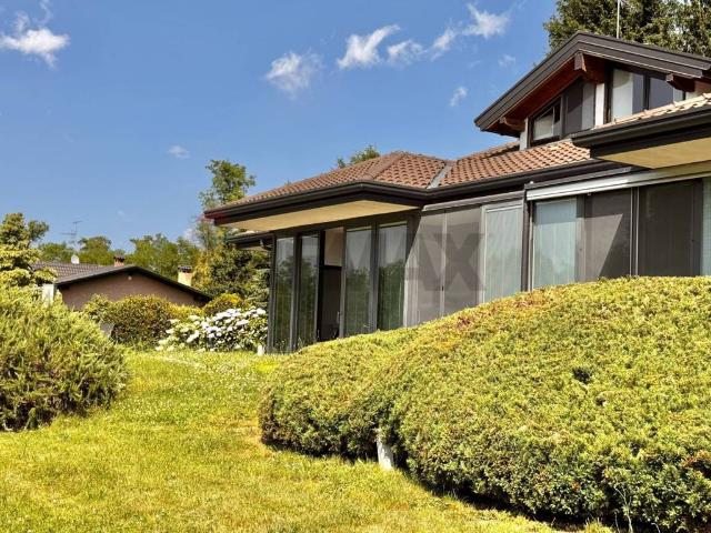 Villa Indipendente in vendita a Sumirago, Lombardia