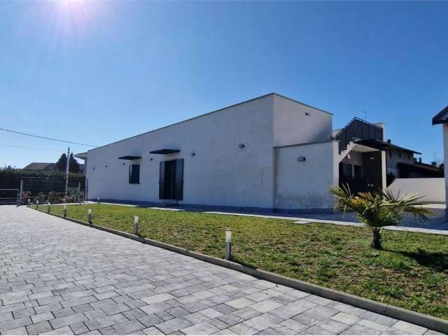 Villa Indipendente in vendita a Piemonte, Novara