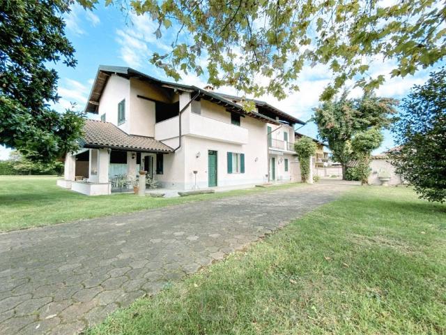 Villa Indipendente in vendita a Piemonte, Novara