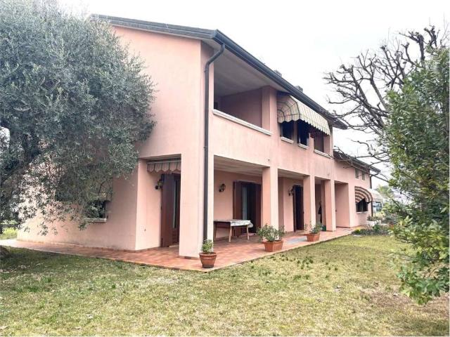 Villa Indipendente in vendita a Susegana, Veneto