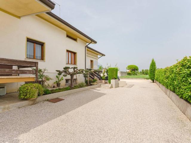 Villa Indipendente in vendita a Susegana, Veneto