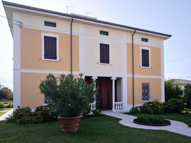 Villa Indipendente in vendita a Sustinente, Lombardia