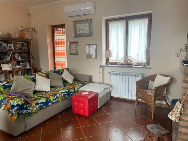 Villa Indipendente in vendita a Sutri, Lazio
