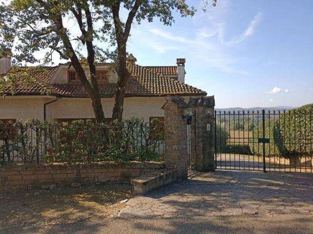 Villa Indipendente in vendita a Sutri, Lazio