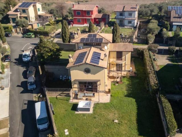 Villa Indipendente in vendita a Sutri, Lazio