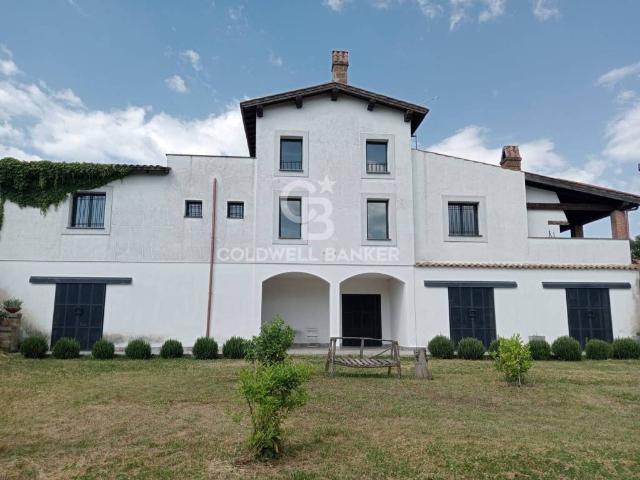 Villa Indipendente in vendita a Sutri, Lazio