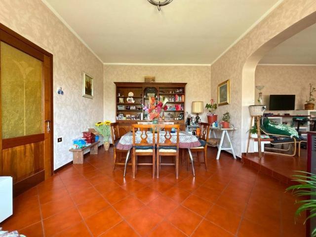 Villa Indipendente in vendita a Suzzara, Lombardia