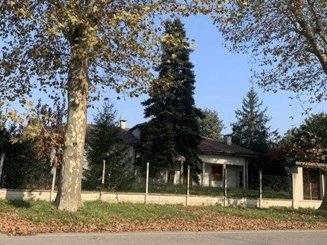 Villa Indipendente in vendita a Suzzara, Lombardia