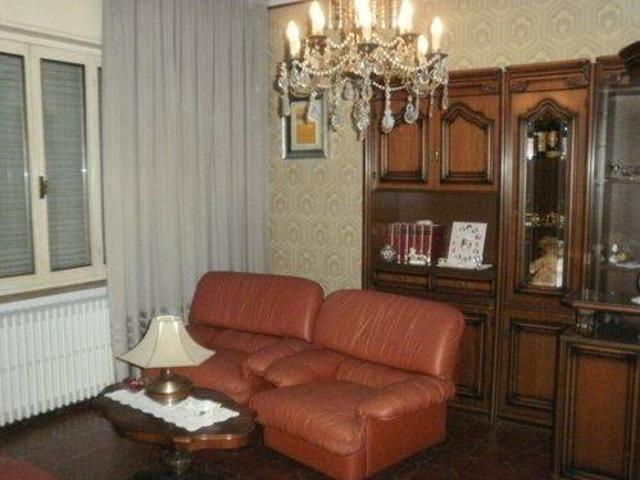 Villa Indipendente in vendita a Suzzara, Lombardia