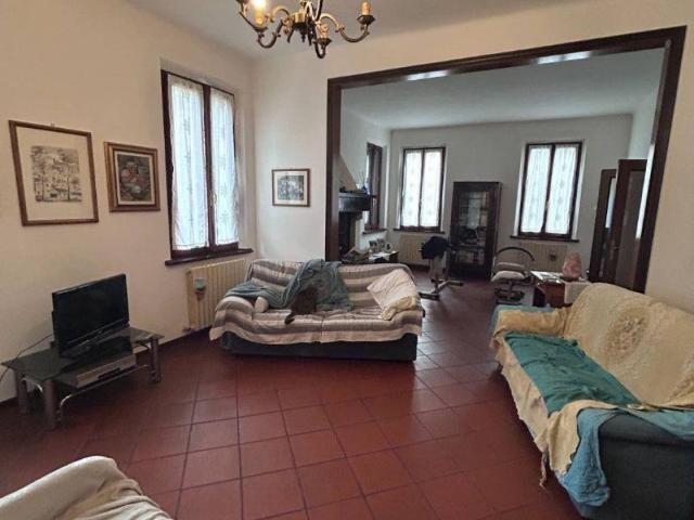 Villa Indipendente in vendita a Suzzara, Lombardia