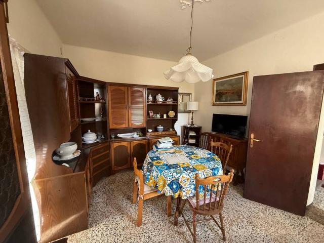 Villa Indipendente in vendita a Suzzara, Lombardia