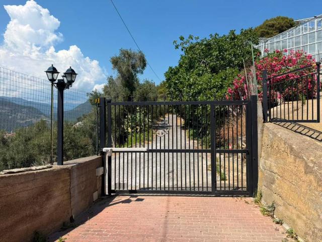 Villa Indipendente in vendita a Taggia