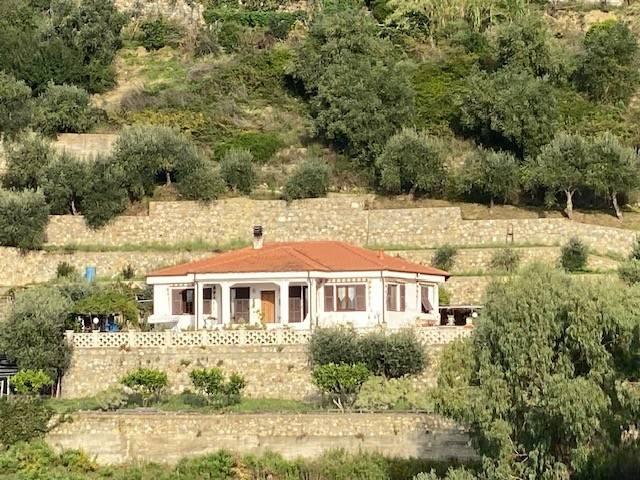 Villa Indipendente in vendita a Taggia