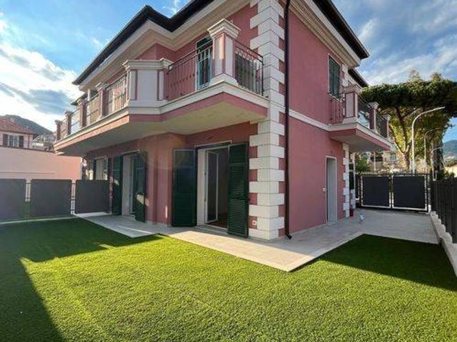 Villa Indipendente in vendita a Taggia, Arma Di Taggia