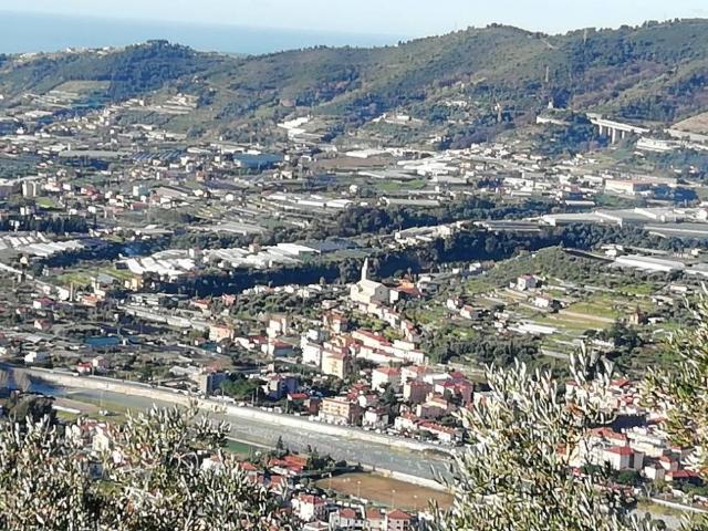 Villa Indipendente in vendita a Taggia