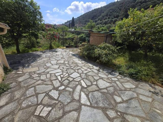 Villa Indipendente in vendita a Taggia