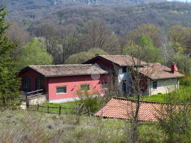 Villa Indipendente in vendita a Tagliacozzo, Abruzzo