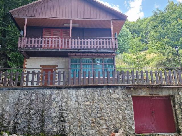 Villa Indipendente in vendita a Marsia, Tagliacozzo