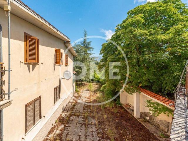 Villa Indipendente in vendita a Tagliacozzo, Abruzzo