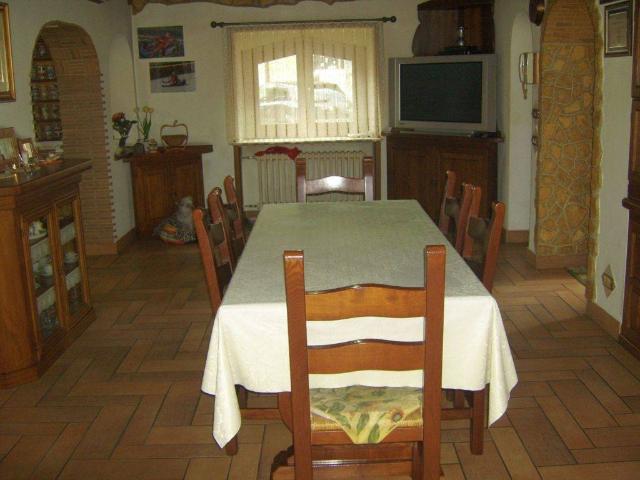 Villa Indipendente in vendita a Tagliacozzo, Abruzzo