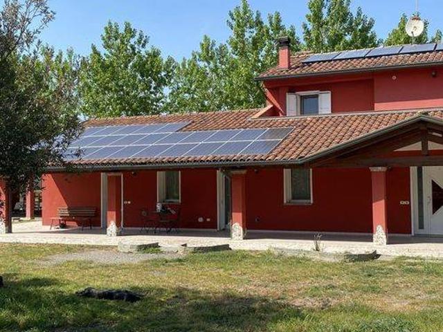 Villa Indipendente in vendita a Taglio di Po, Rovigo