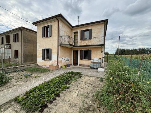 Villa Indipendente in vendita a Taglio Di Po, Veneto