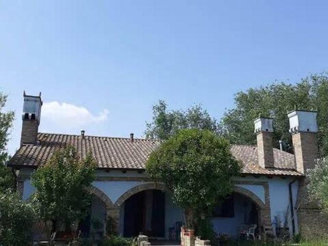 Villa Indipendente in vendita a Taglio Di Po, Veneto