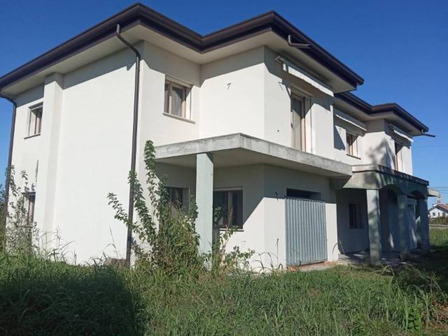 Villa Indipendente in vendita a Taglio di Po, Rovigo