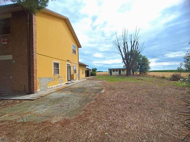 Villa Indipendente in vendita a Taglio Di Po, Veneto